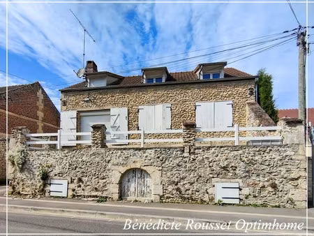 maison individuelle pleine de charme avec terrasse  un bien rare à labruyère
