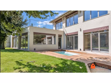 maison familiale rénovée 230 m2 4 chambres suite au rdc