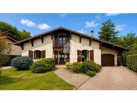 landaise 5 pieces avec garage et grand terrain au fond d'une impasse
