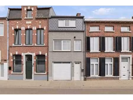 prachtige stadswoning met grote garage op een toplocatie ...