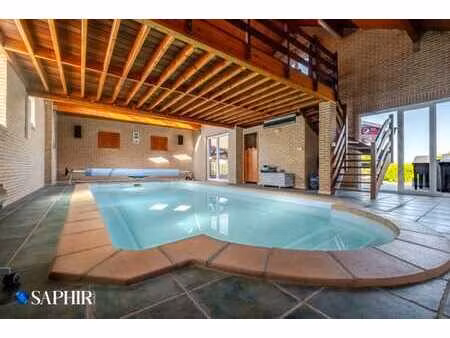 villa à nandrin avec piscine intérieure  3 ch. & 2 garages