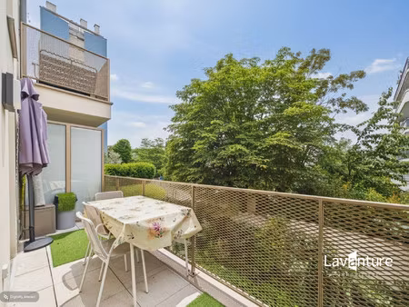 3 pièces de 64 25m² avec balcon  cave et parking