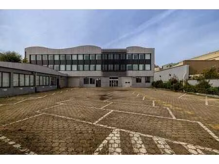 quai demets: bureaux 851m² + entrepôt 289m²