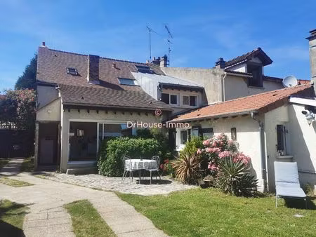 maison de ville de caractère- 133m2- grand terrain clos
