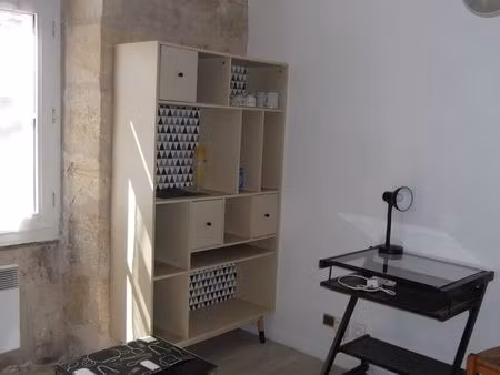 studio 17m2 prés cours v.hugo bordeaux 92500 e