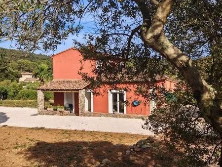 villa 5 pièces 150 m²