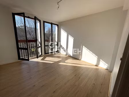 athis mons : appartement f2 (45 m²) en location