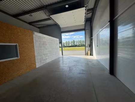 location commerce 250 m² à ballan-miré (37510)