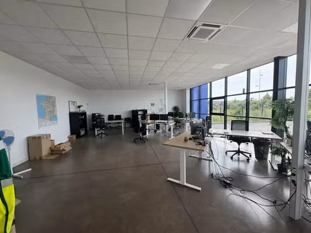 location commerce 1645 m² à chanceaux-sur-choisille (37390)