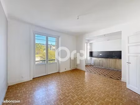 appartement 3 pièces 69 m²