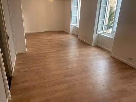 duplex entièrement rénové