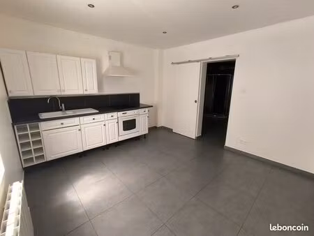 loue agréable appartement lumineux de type f1 27 m2