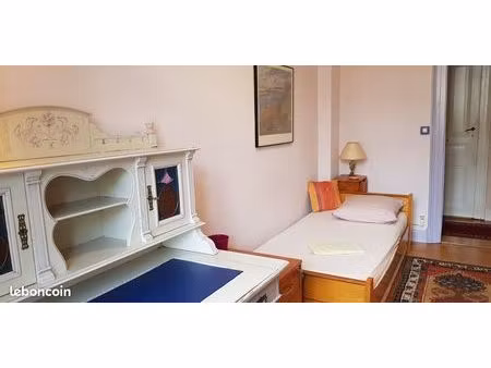 chambre d’étudiant meublée de 12 m2