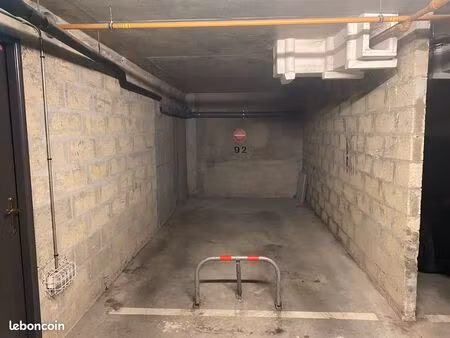 parking sous terrain aux mureaux 3mn à pied de la gare hyper centre les mureaux
