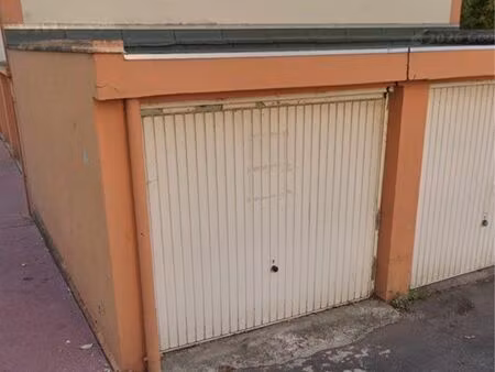 garage rez-de-chaussée 15 m2