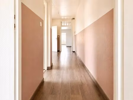 appartement 90m² entièrement rénové en plein centre-ville – lumineux  moderne & calme ?