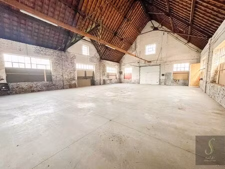 surface industrielle à louer à 61chaussée brunehault ressaix (vbe32815)