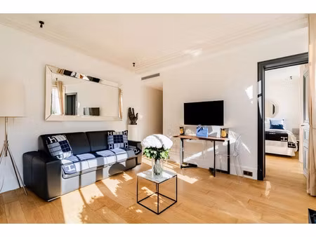 location meublée appartement 2 pièces 37 m² à paris 1er (75001)  3 490 €