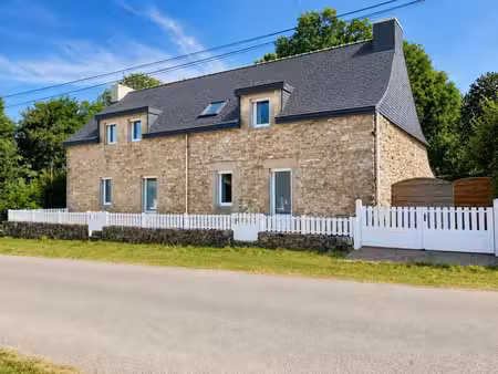 propriété en pierre 208 m² dont 45 m² de véranda + grange 180 m² – accessible pmr – 7000 m