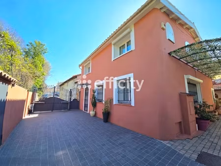 maison 12 pièces - 304 m²