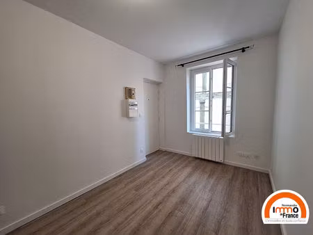 rouen proche du chu - f2 de 24 48 m² refait à neuf dans immeuble avec cour