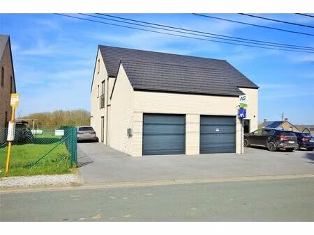 appartement à louer avec garage et 2 chambres   seloignes (vbe32838)
