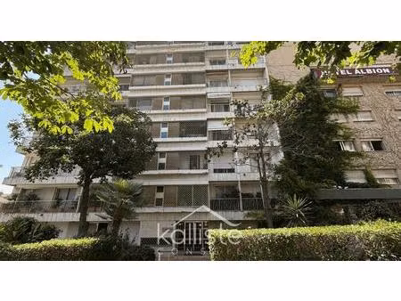 local de 93 m² - ajaccio cours général leclerc