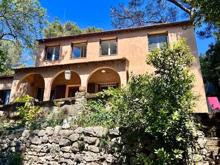 authentique mas provençal à la valentine