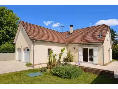 maison familiale de 128 m² – 4 chambres  double garage  proche de tavaux