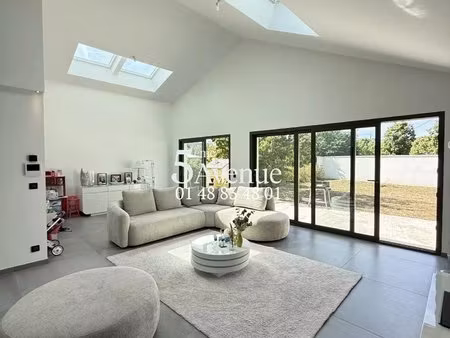 maison moderne 7 pieces - 4 chambres - terrain 748 m²