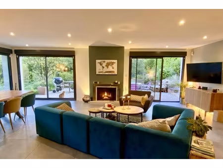 location meublée maison 6 pièces 164 m² à saint-cyr-au-mont-d'or (69450)  3 500 €