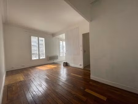 appartement à repeindre | 2 pièces 47 m² | charme de l'ancien