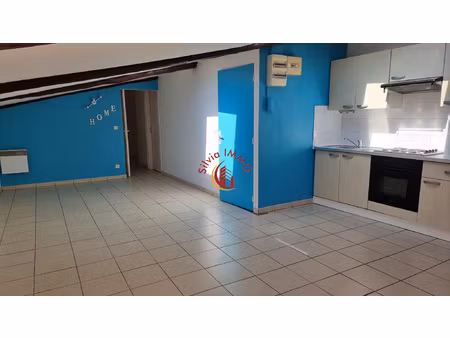 a louer appartement mansarde t3 à maury