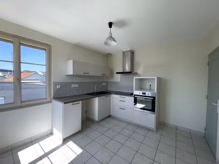appartement t3 rénové à mûrs-erigné