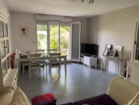 rare. appartement en rez-de-jardin