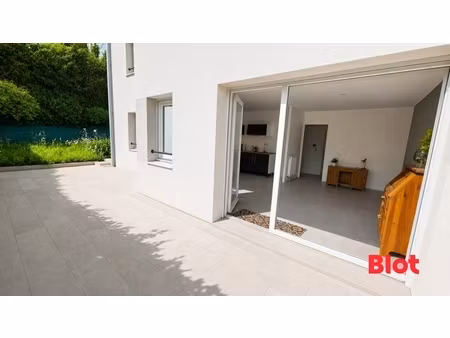 t2 avec terrasse et jardin à saint-malo