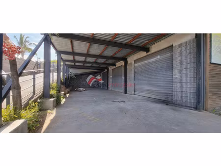 local d'activite / commercial en z.a. saint-pierre