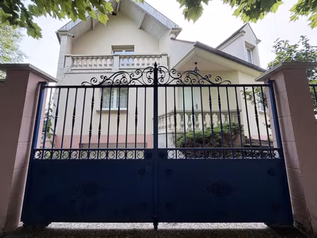 maison 5 pièces de 121 13 m2 avec véranda  jardin et grand s