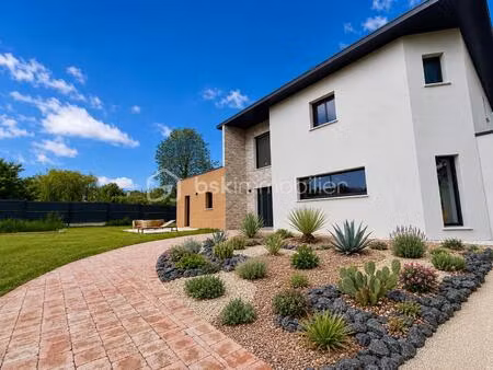 maison de 217 m² à cardonnette