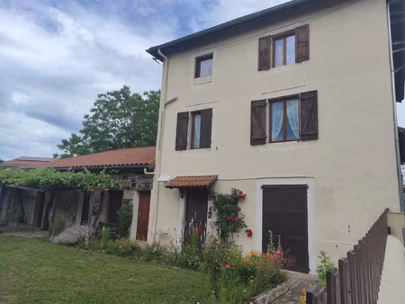 maison de village en pierres avec terrain