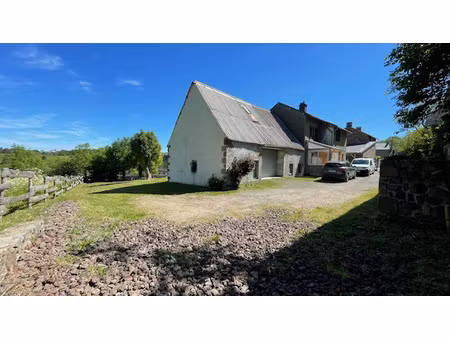 prox saint-nectaire  maison avec grange