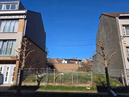 beau terrain à bâtir de 460 m² - largeur façade de 12 50 m