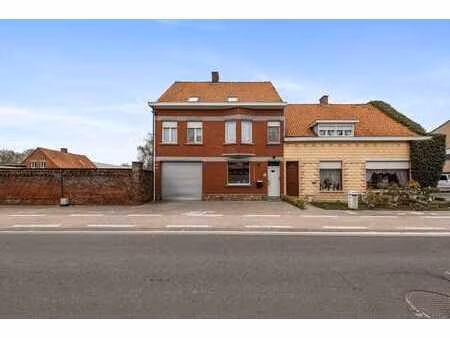 ruime (handels)woning te roeselare