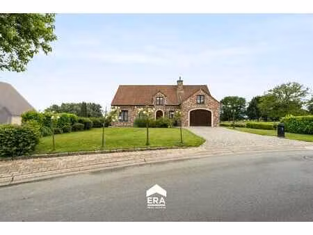 charmante villa 4 façades avec jardin ensoleillé à asse