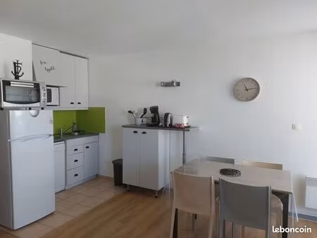 studio vue mer avec parking et balcon