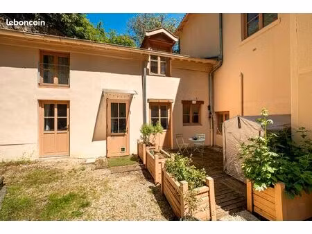 appartement meublé avec terrasse privée