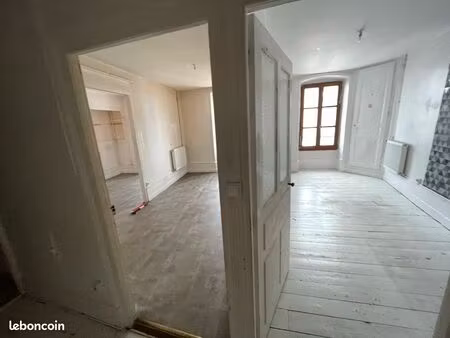 t3 72 m² – centre-ville châtillon-en-michaille