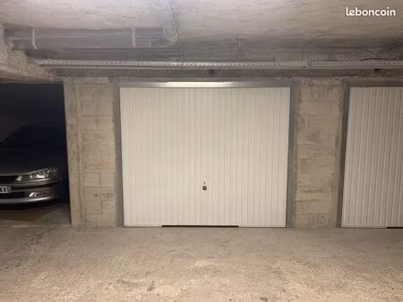 grand box  garage 15 5m2 en sous-sol sécurisé