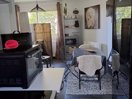 studio 1 pièce 28 m²