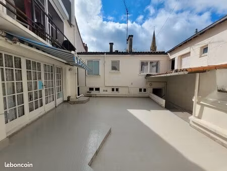 appartement t2 de 45 m2 – hyper-centre de parthenay